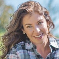 headshot: Laura Galante