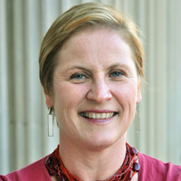 headshot: Irina Khanin